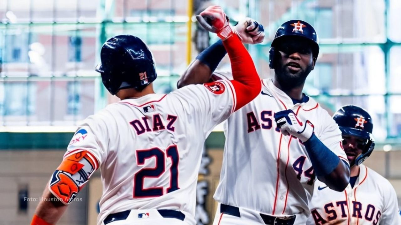 Yordan Alvarez y Yainer Diaz celebrando un cuadrangular