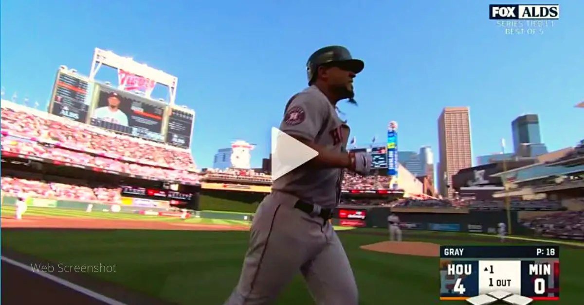 Jose Abreu la sacó del parque en el primer inning