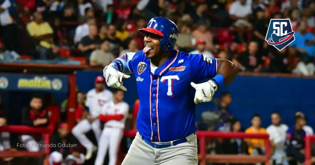 Yasiel Puig sonó el madero contundentemente contra Cardenales de Lara