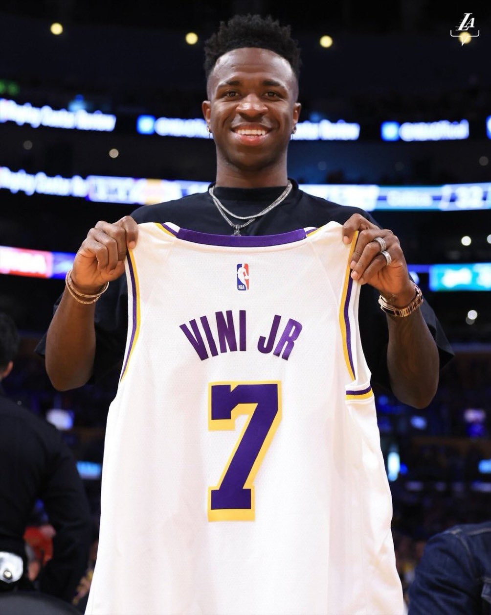 De Madrid a Los Angeles: Vinicius VISITÓ a LeBron James y Lakers