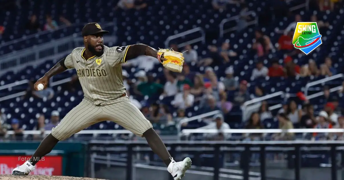 Enyel De Los Santos mantuvo récord de 1-2 con ocho holds y un juego salvado en MLB 2024