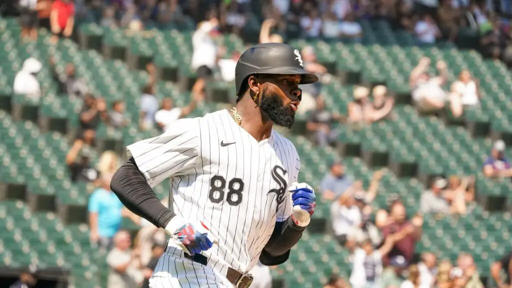 Luis Robert Jr. superó a Martín Dihigo y Leonys Martín en MLB