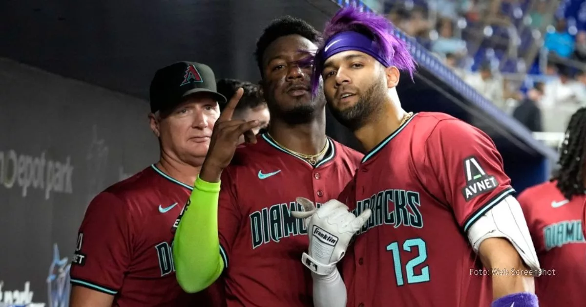 Lourdes Gurriel Jr. celebrando en el clubhouse de Arizona