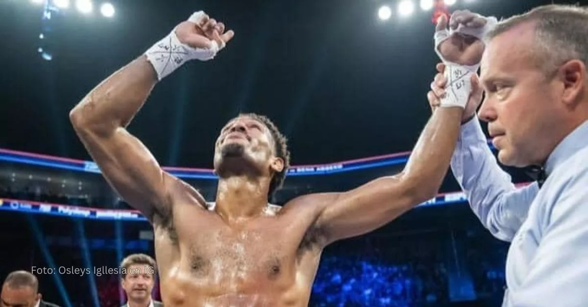 Boxeador cubano Osleys Iglesia recibió la noticia de su victoria sobre el ring