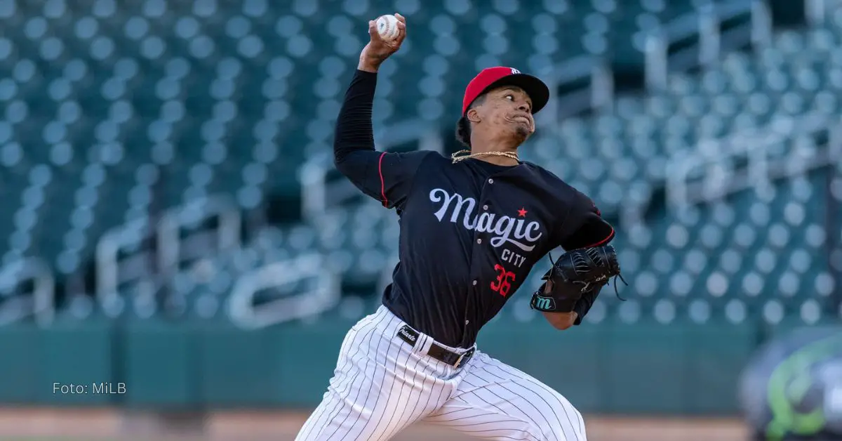 Jairo Iriarte haciendo movimientos de lanzar en Ligas Menores de Chicago White Sox