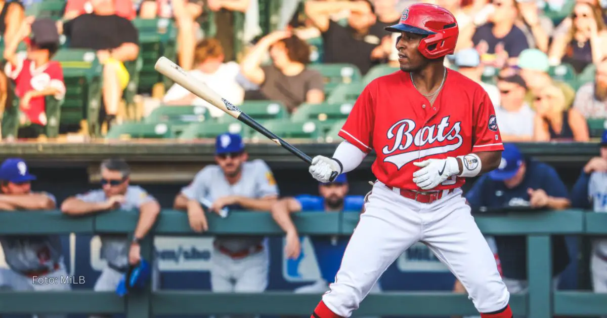 Tony Kemp consumiendo turno en Ligas Menores de Cincinnati Reds