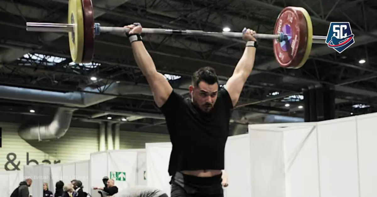 Ramiro Mora cargó más de 200 kg en el envión, su mejor movimiento