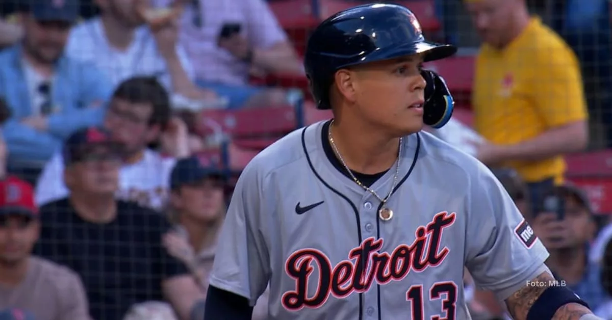 Gio Urshela tomando un turno al bate con el uniforme de Detroit Tigers en MLB 2024