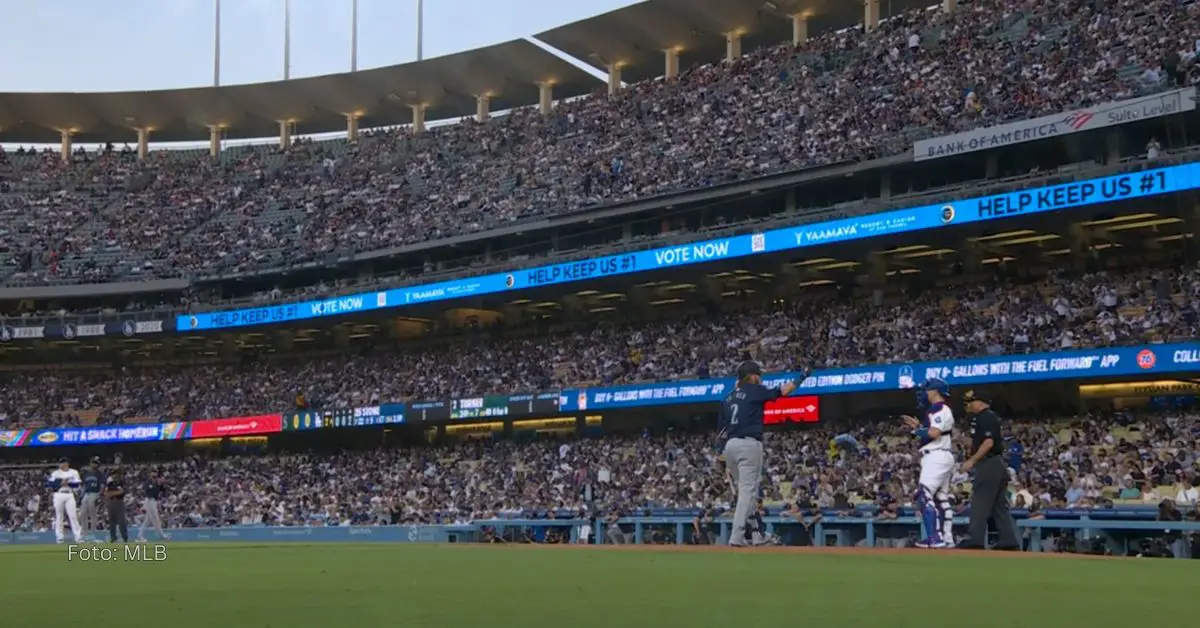 Aficionados en el Dodger Stadium durante un duelo de Los Angeles Dodgers vs Seattle Mariners