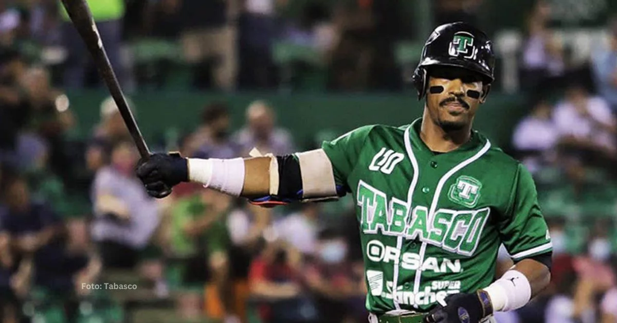 Roel Santos tomando turno con Olmecas de Tabasco