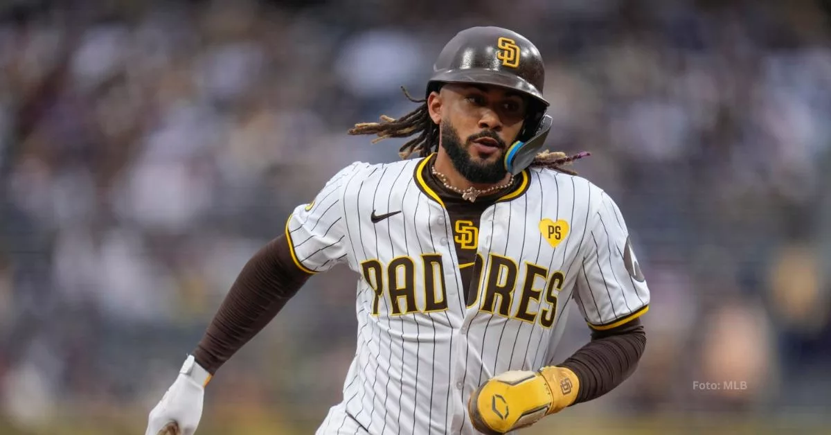 Fernando Tatis Jr. corriendo las almohadillas con San Diego Padres