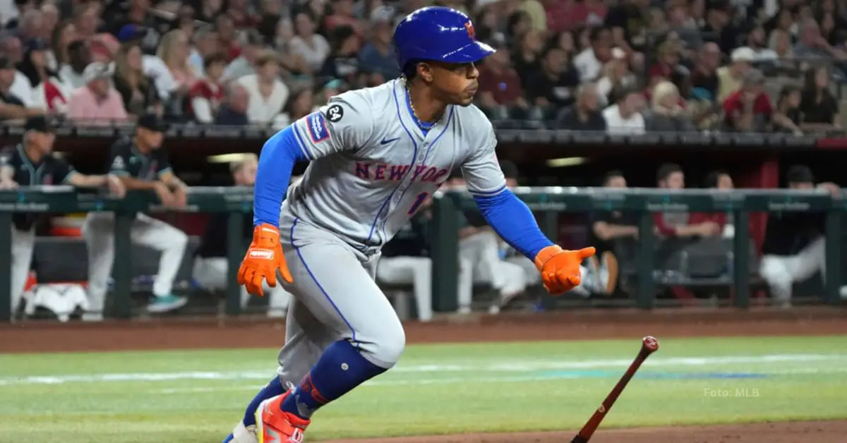 Francisco Lindor corriendo las bases con New York Mets