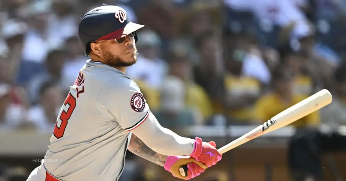 Harold Ramírez tomando turno con su anterior equipo en MLB