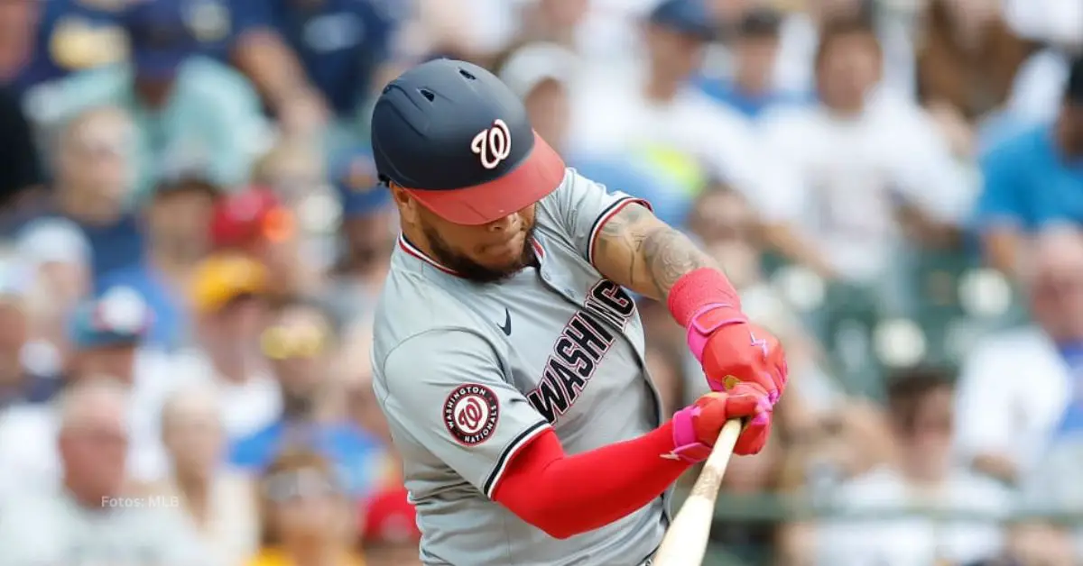 Harold Ramírez bateando con su anterior equipo en MLB