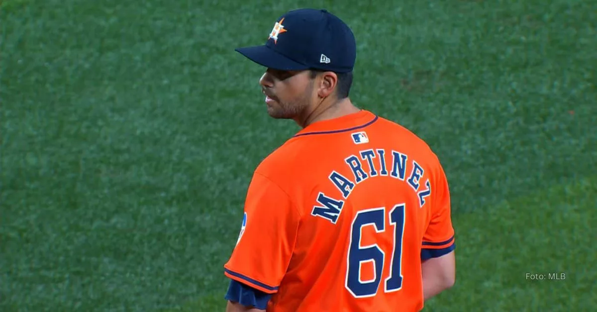 Seth Martinez antes de un pitcheo con Houston Astros en MLB