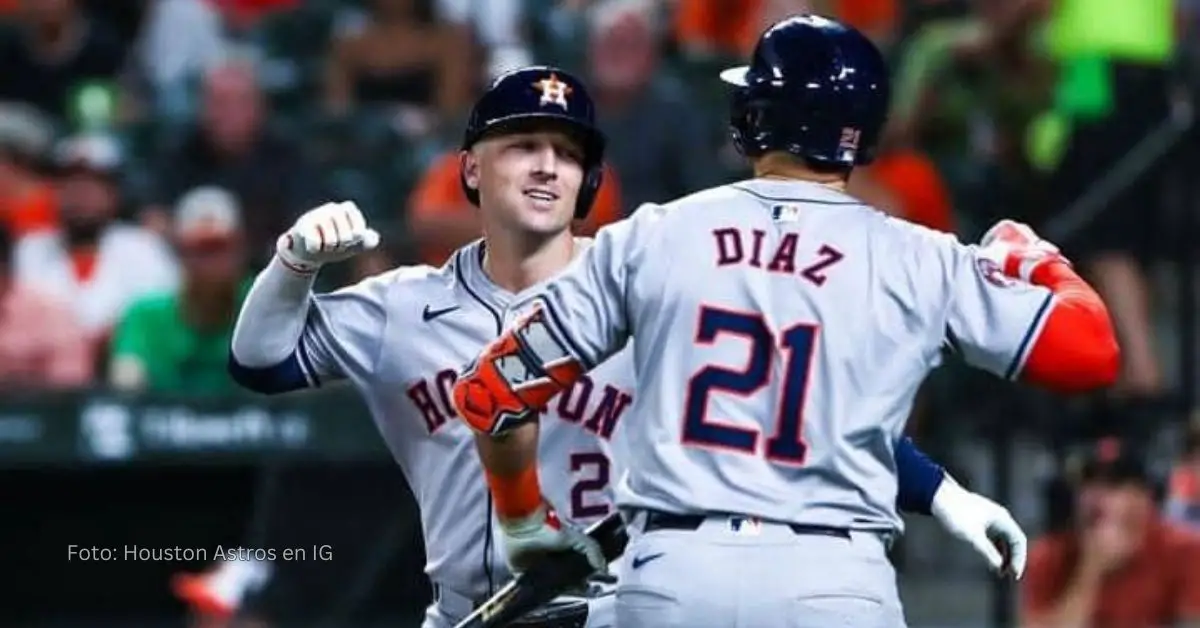 Yainer Díaz y Alex Bregman celebrando jonrones en victoria de Houston Astros ante Baltimore en MLB