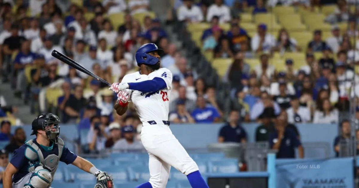 Jayson Heyward conectando cuadrangular con Los Angeles Dodgers