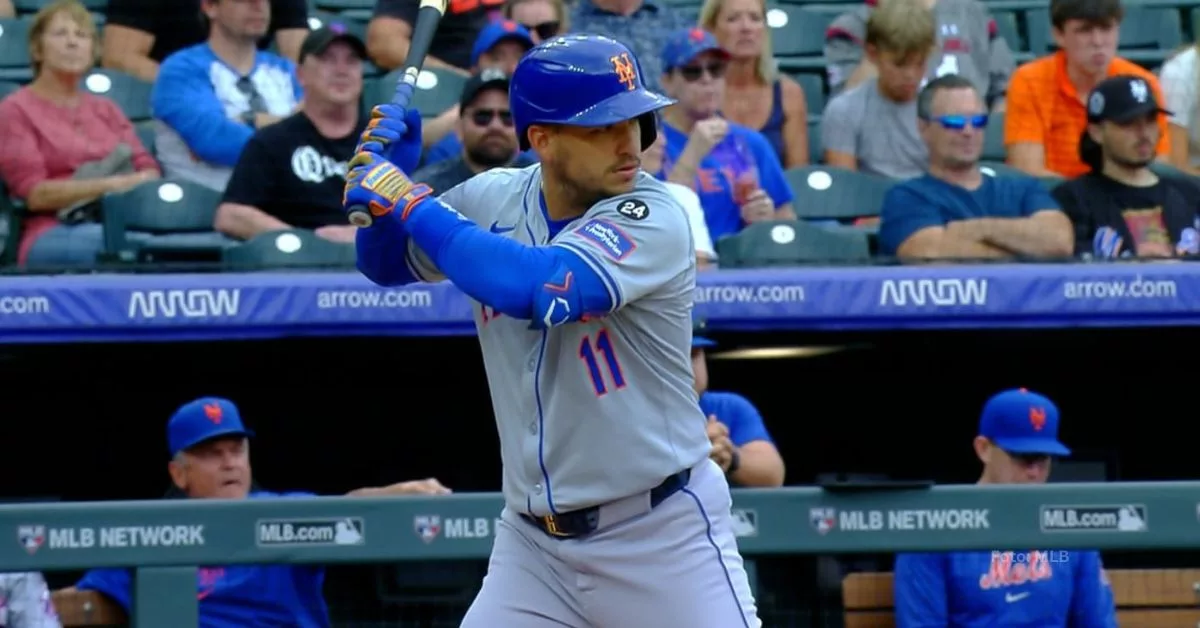 José Iglesias tomando un turno con el uniforme de New York Mets