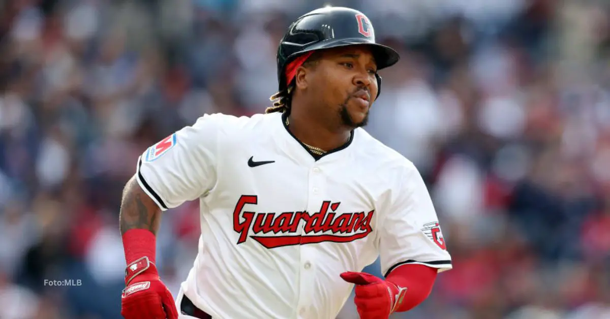 José Ramírez corriendo las bases con Cleveland Guardians