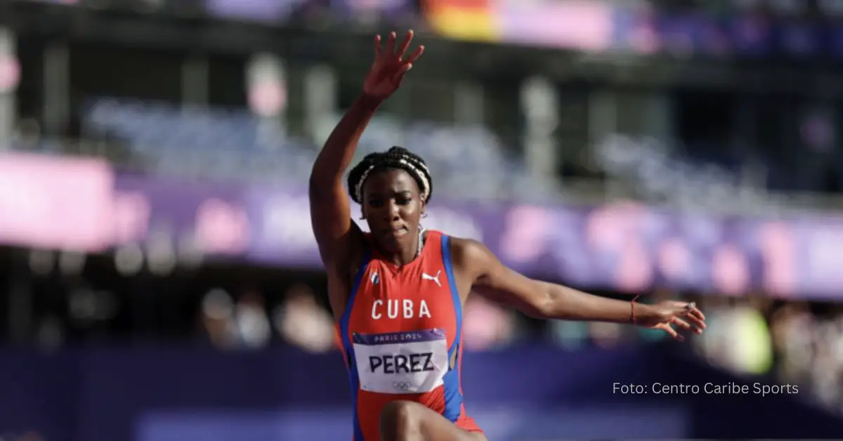 Leyanis Perez saltando en los Juegos Olímpicos de París 2024