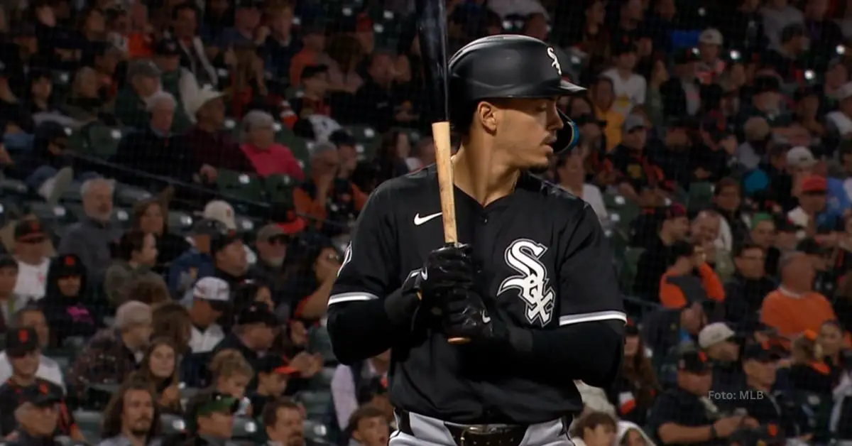 Miguel Vargas tomando turno con Chicago White Sox