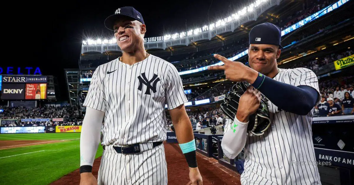 Aaron Judge celebrando con Juan Soto