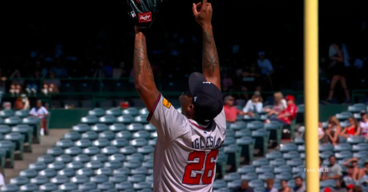 Raisel Iglesias celebra su salvado 26 con Atlanta Braves en MLB 2024