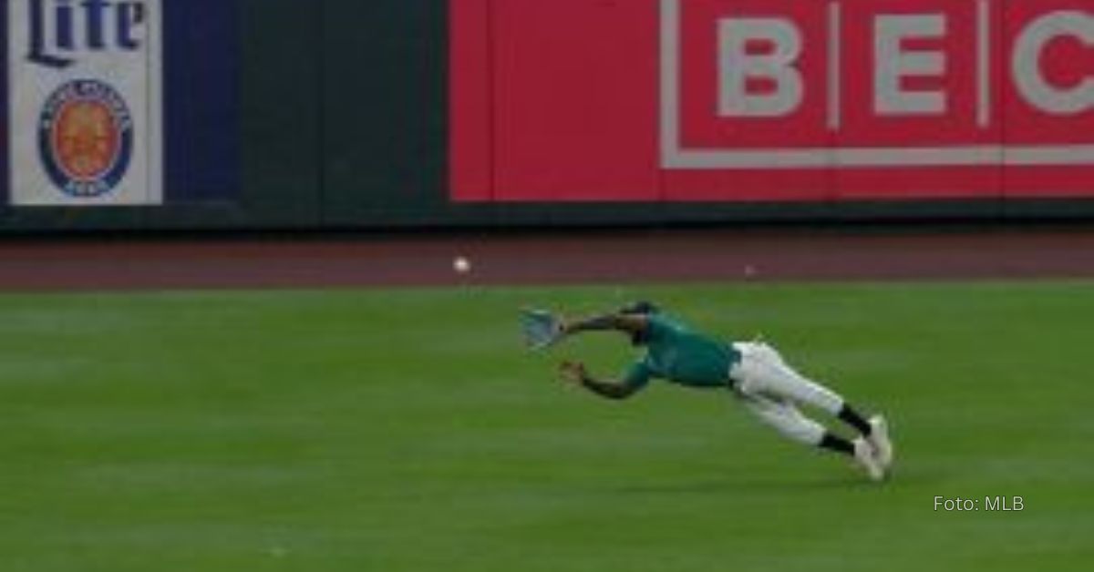 Randy Arozarena’s fielding in 1st inning vs Giants (+VIDEO)