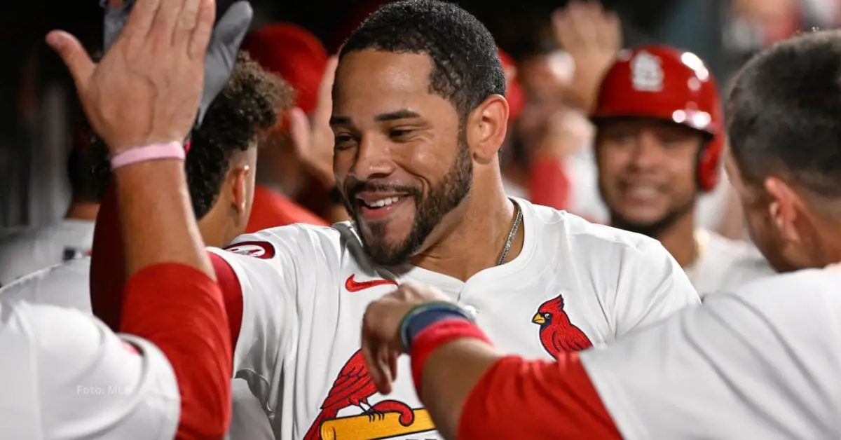 Kansas City Royals. Tommy Pham celebrando en el dugout de St. Louis Cardinals