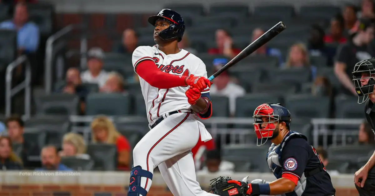 Jorge Soler tomando turno con Atlanta Braves