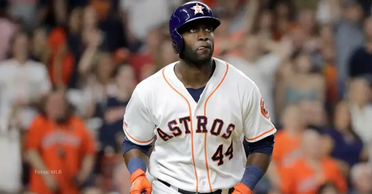 Yordan Alvarez en un juego con Houston Astros en MLB