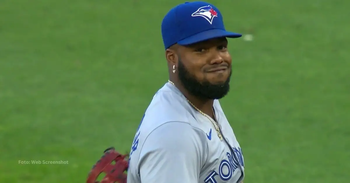 Dominicano Vladimir Guerrero Jr. sonriendo luego de hacer un out con Toronto Blue Jays