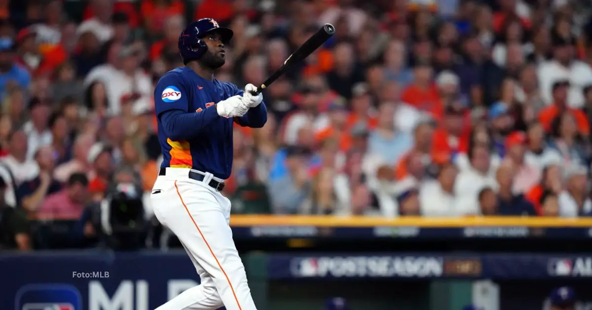 Yordan Alvarez con un swing de jonrón con Houston Astros