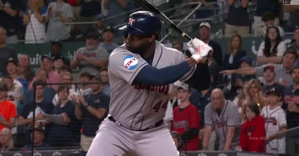 Yordan Alvarez leads Houston, drives in Altuve (+VIDEO)