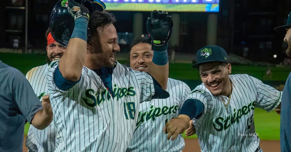 Cubano Yuli Gurriel celebrando luego de la victoria del equipo Triple-A de Atlanta Braves