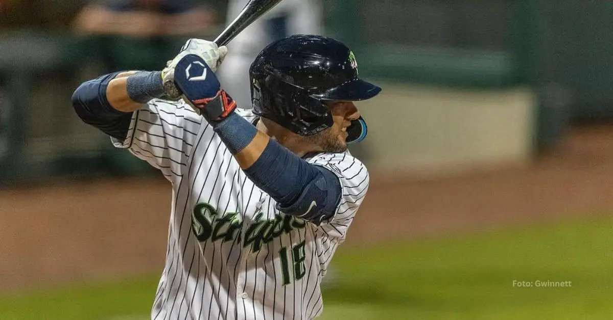 Yuli Gurriel tomando turno con sucursal Triple-A de Atlanta Braves