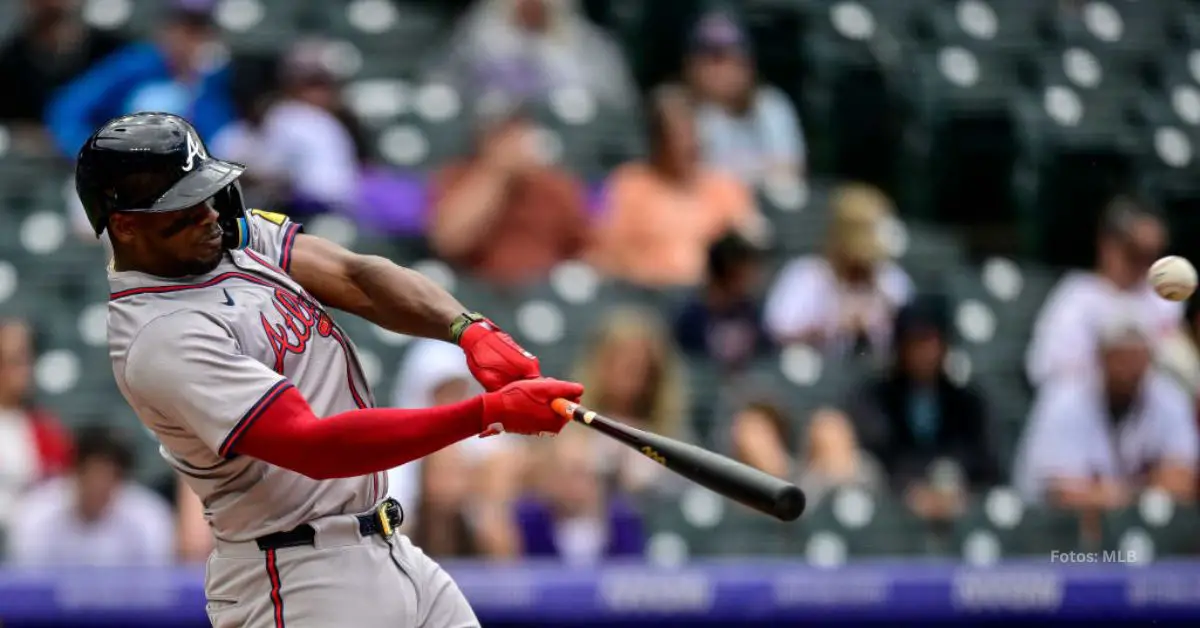 Cubano Jorge Soler dando jonrón frente a Cincinnati Reds