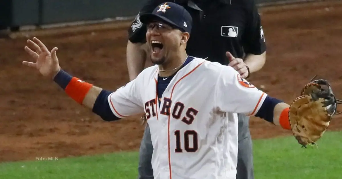 Yuli Gurriel con el uniforme de Houston Astros