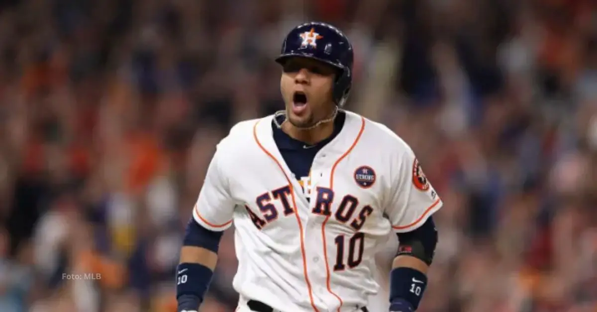 Yuli Gurriel con el uniforme de Houston Astros