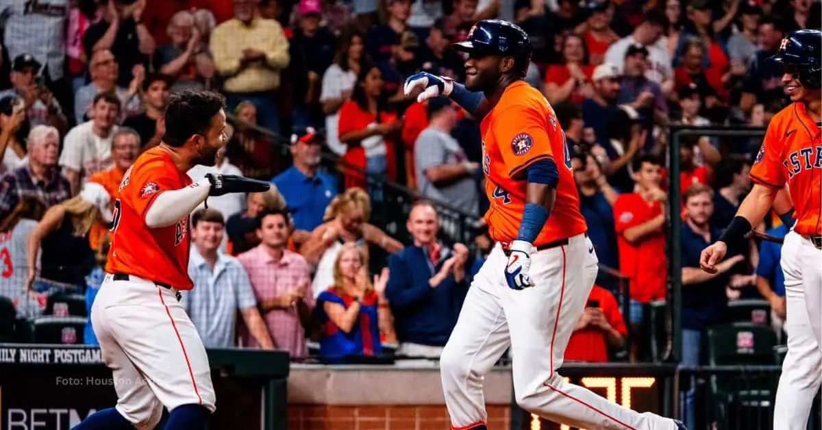 Yordan Alvarez luego del 2do jonrón con Houston Astros