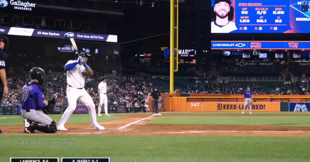 Andy Ibañez en el Comerica Park