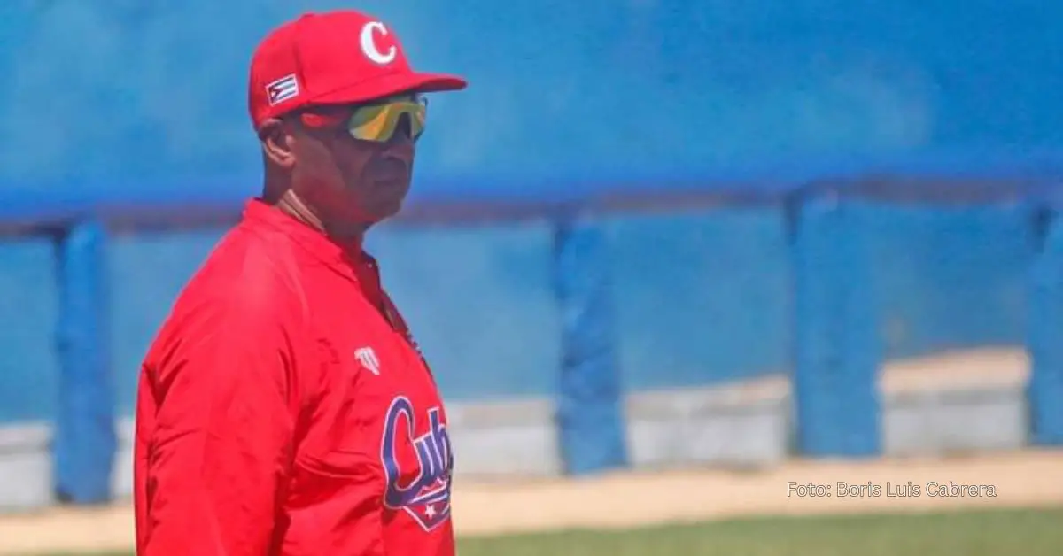 Armando Jhonson durante los entramientos del equipo que representará al beisbol cubano en el Premier 12