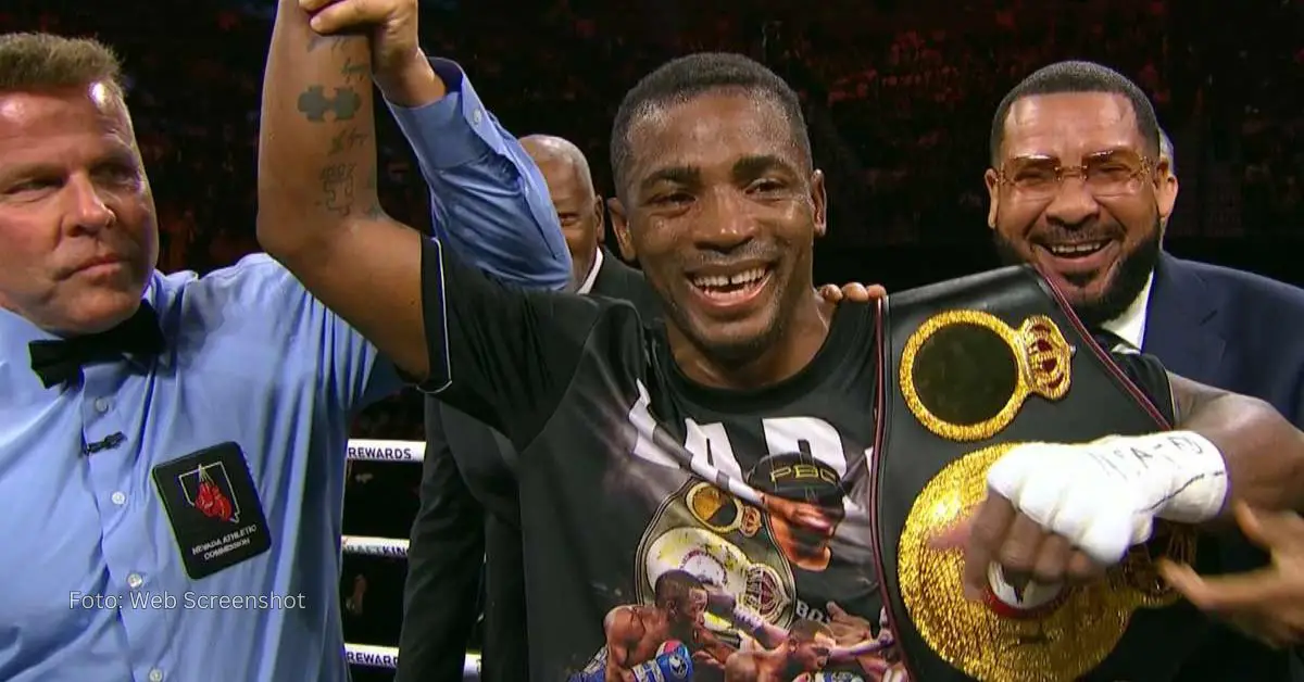 Erislandy Lara celebrando en Las Vegas