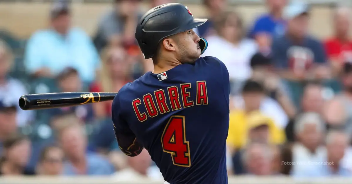 Carlos Correa bateando con Minnesota