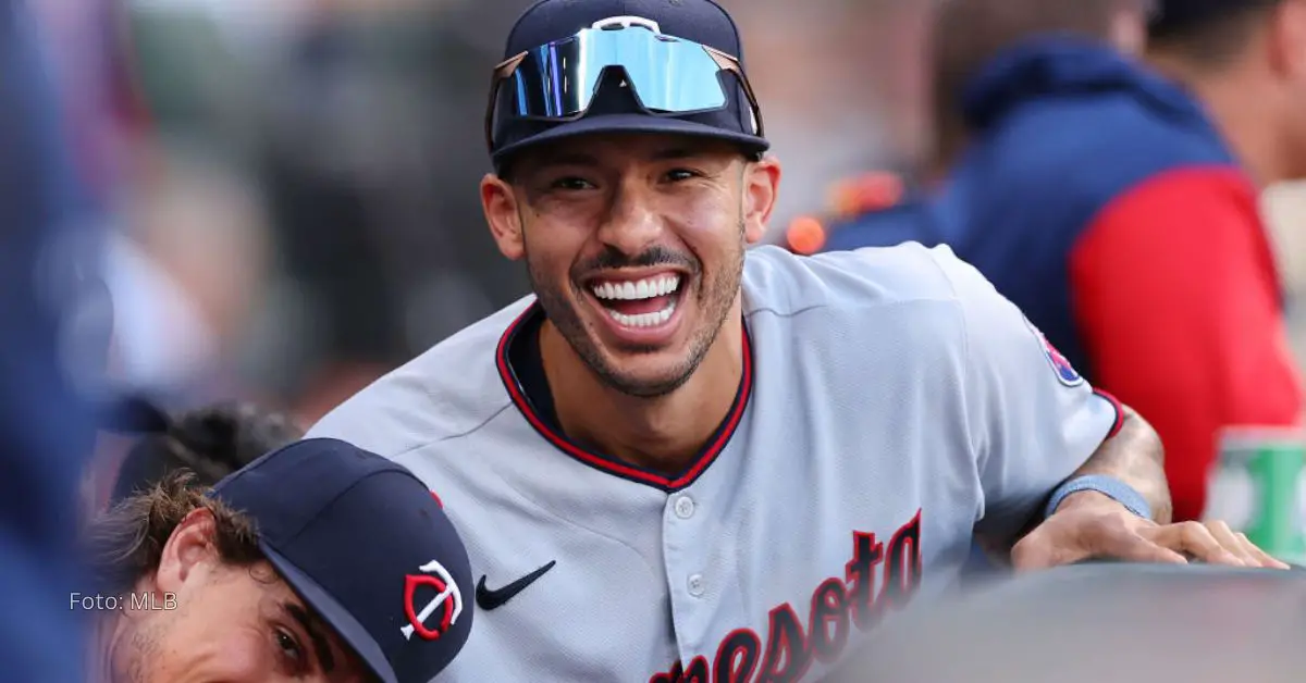 Carlos Correa sonriendo con el uniforme de Minnesota Twins en MLB