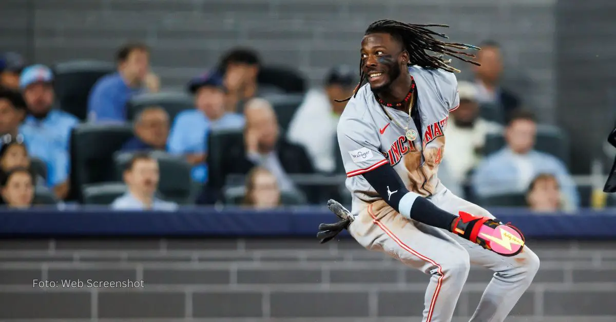 Elly De La Cruz corriendo con Cincinnati Reds