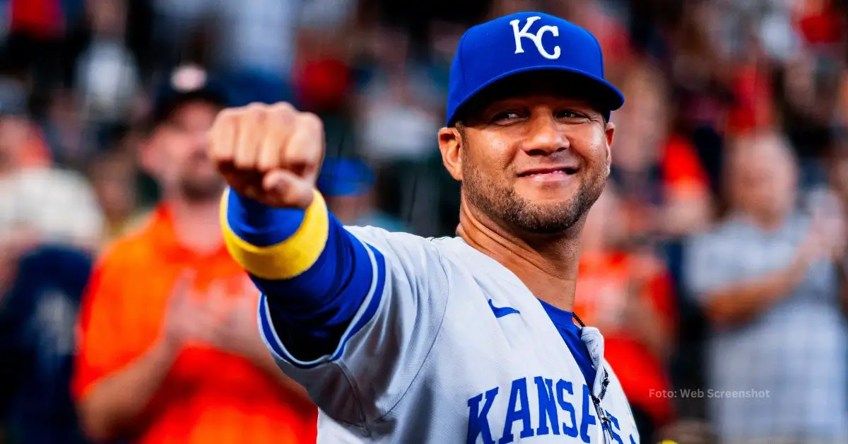 Yuli Gurriel representando a los cubanos MLB