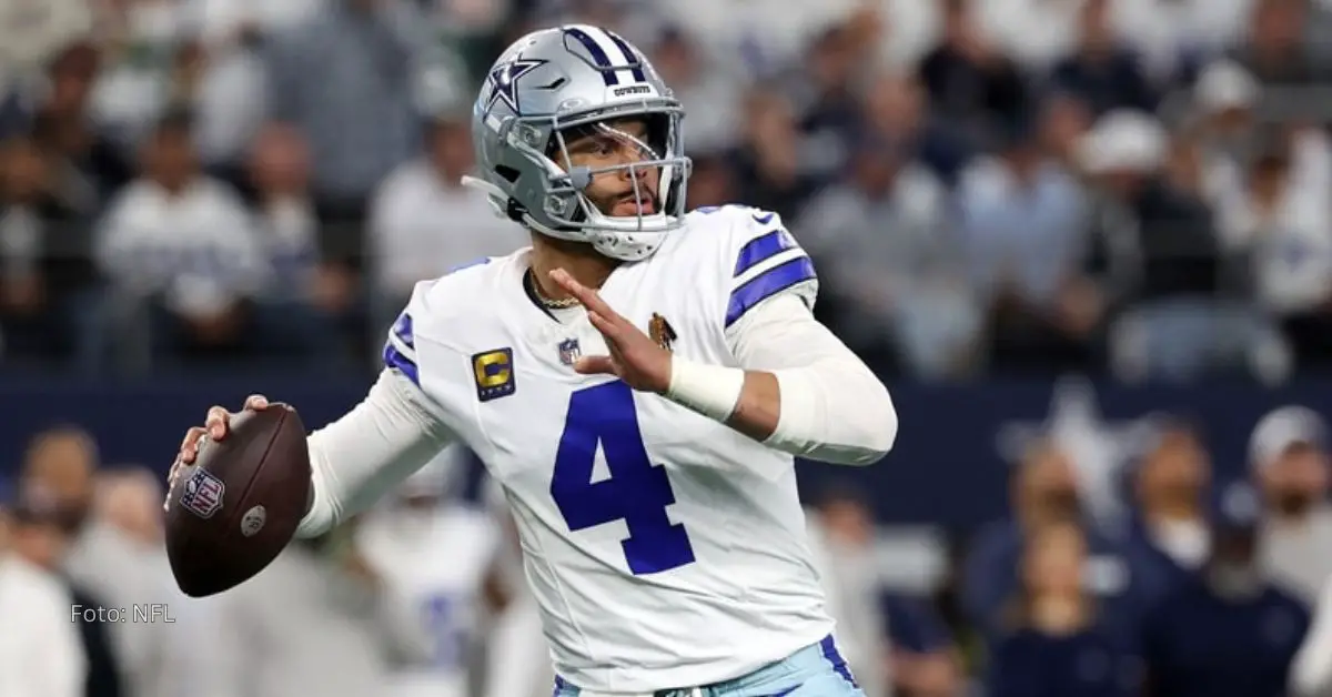 Dak Prescot con el uniforme de Dallas Cowboys