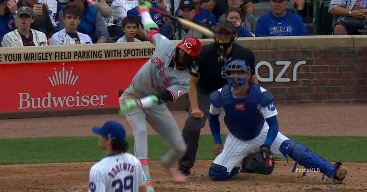 Elly De La Cruz bateando ante Chicago Cubs