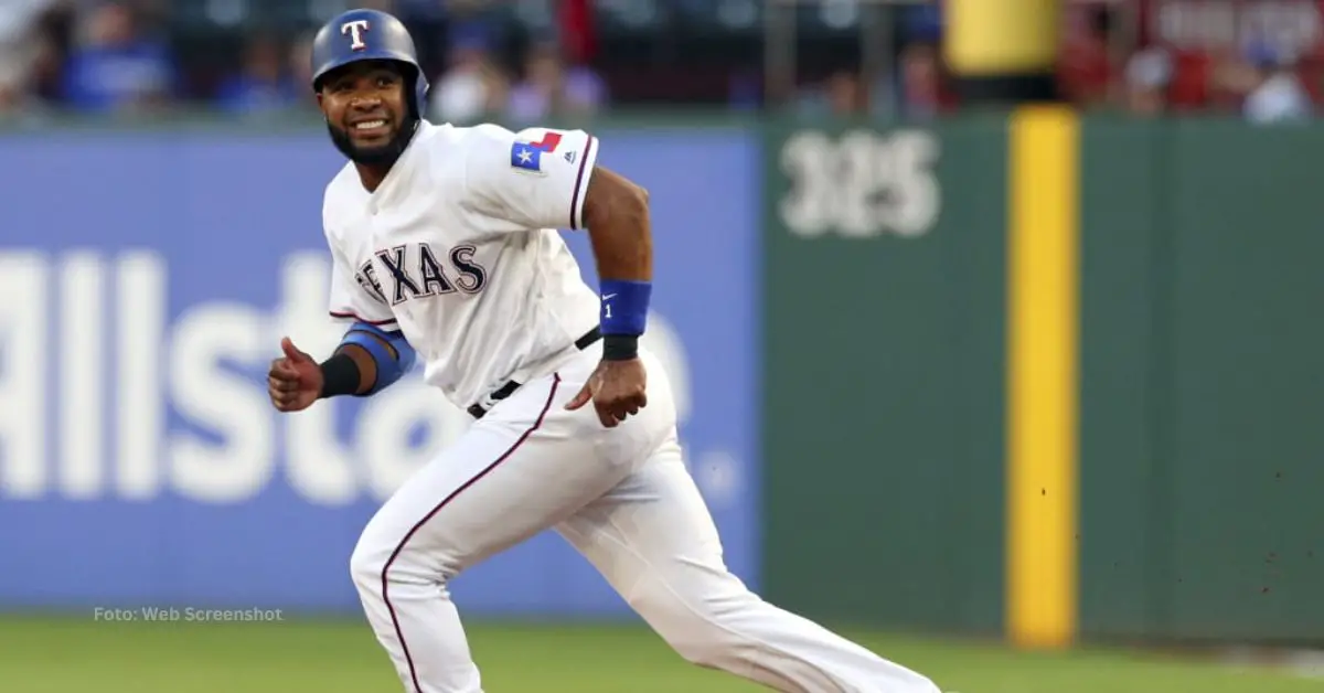 Elvis Andrus en una jugada con Texas Rangers